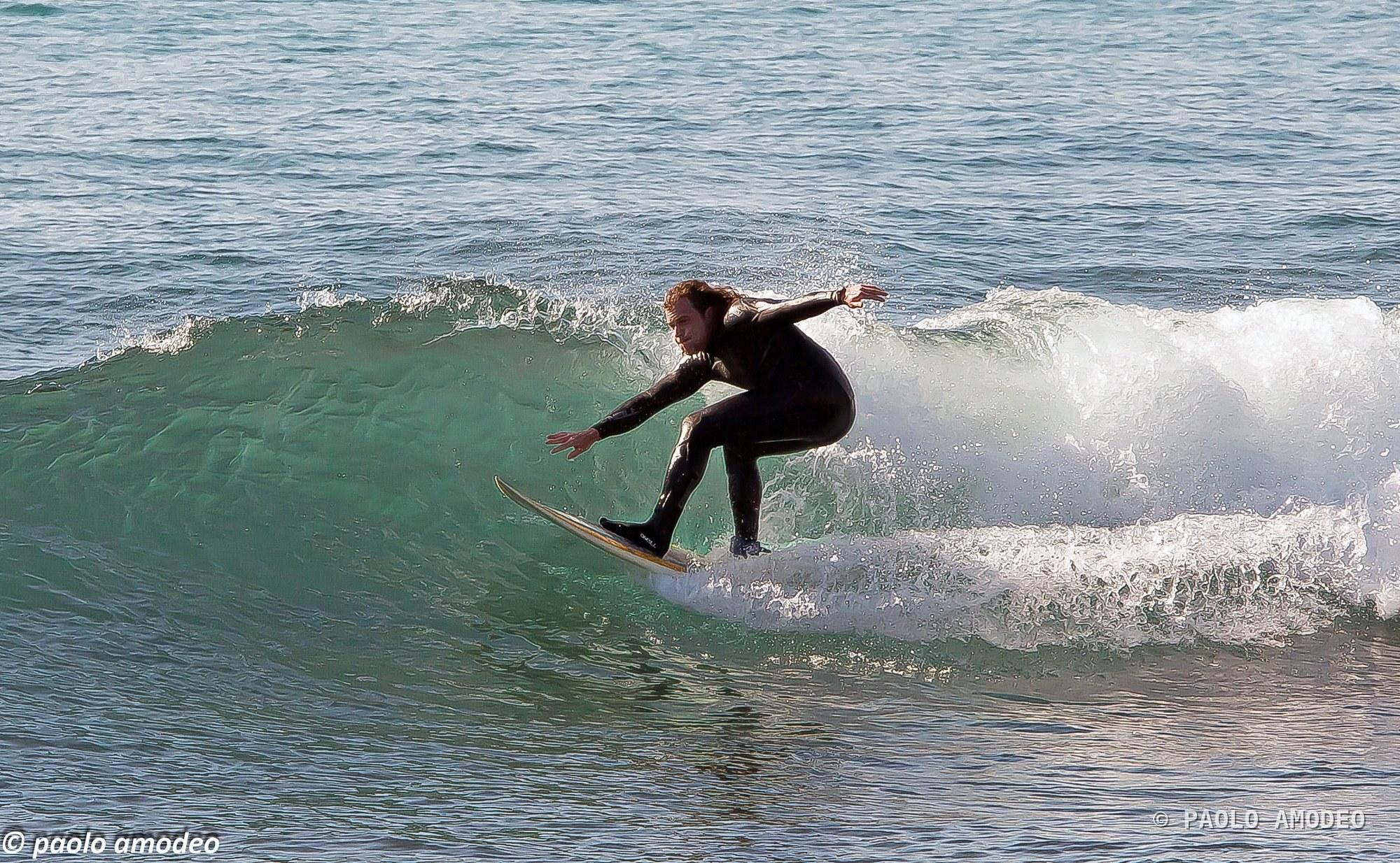 Surfista su un'onda